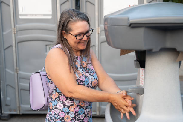 Best Porta potty rental near me  in Riverdale Park, CA